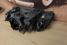 Laden Sie das Bild in den Galerie-Viewer, Frontscheinwerfer BMW X3 E83 6923858 Xenon Rechts Scheinwerfer Headlight SCH5119289058vu