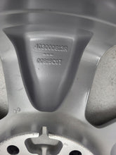 Load image into Gallery viewer, 1x Alufelge 16 Zoll 6.5" 5x114.3 50ET Glanz Silber 403000813R Dacia Duster FEL7626202663dy