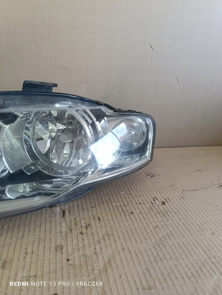 Frontscheinwerfer Audi A4 B7 8E0941004BK Ein Stück (Rechts oder Links) Headlight