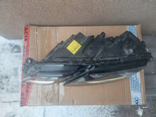 Laden Sie das Bild in den Galerie-Viewer, Frontscheinwerfer Skoda Octavia III 5E1941015D Full LED Ein Satz Headlight SCH2156391405fi