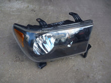 Load image into Gallery viewer, Frontscheinwerfer Toyota Tundra Sequoia Rechts Scheinwerfer Headlight SCH7748684358re