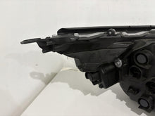 Laden Sie das Bild in den Galerie-Viewer, Frontscheinwerfer Toyota V LED Links Scheinwerfer Headlight SCH8683571983np