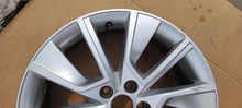 Laden Sie das Bild in den Galerie-Viewer, 1x Alufelge 17 Zoll 6.5" 5x100 40ET 658601025D Skoda Fabia I Rim Wheel FEL6228516684mr