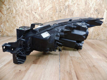 Laden Sie das Bild in den Galerie-Viewer, Frontscheinwerfer Mazda 3 BHR251030 Xenon Rechts Scheinwerfer Headlight SCH2245009622xu