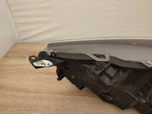 Load image into Gallery viewer, Frontscheinwerfer Toyota Yaris LED Rechts Scheinwerfer Headlight