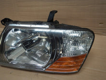 Laden Sie das Bild in den Galerie-Viewer, Frontscheinwerfer Mitsubishi Pajero III 082141159L Links Scheinwerfer Headlight SCH1229360842yd