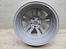 Laden Sie das Bild in den Galerie-Viewer, 1x Alufelge 17 Zoll 5x112 A2074010602 Mercedes-Benz C207 Rim Wheel FEL2140961415je