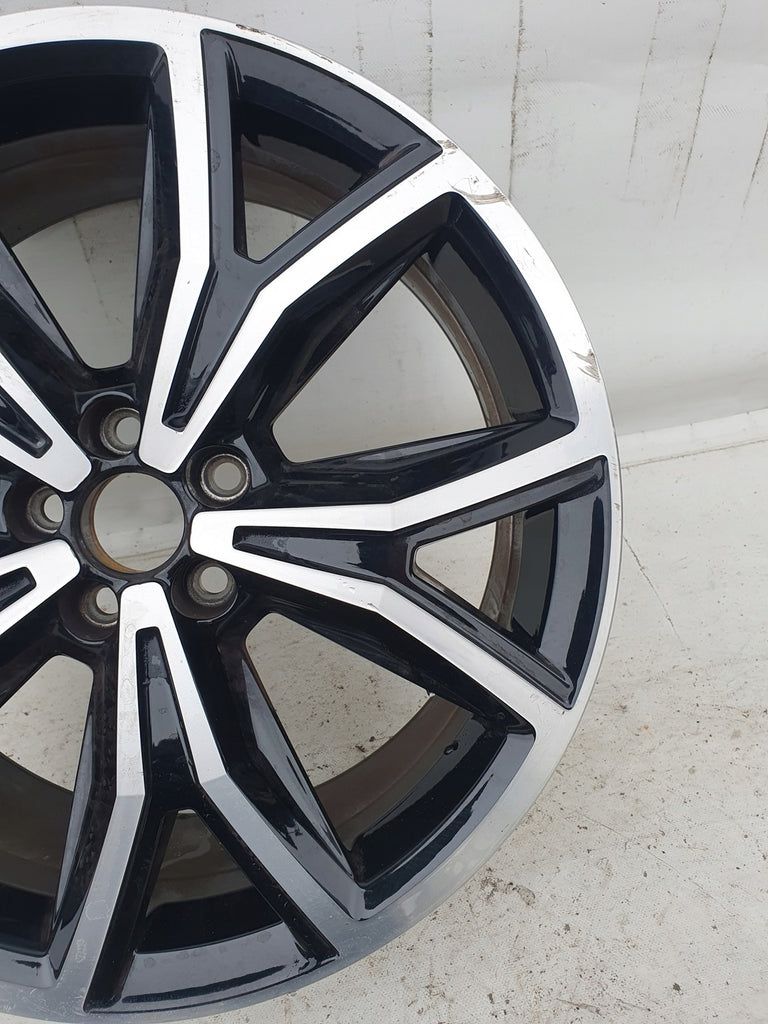 1x Alufelge 18 Zoll 7.0" 5x100 39ET 2GM601025F VW T-Cross Tcross Rim Wheel