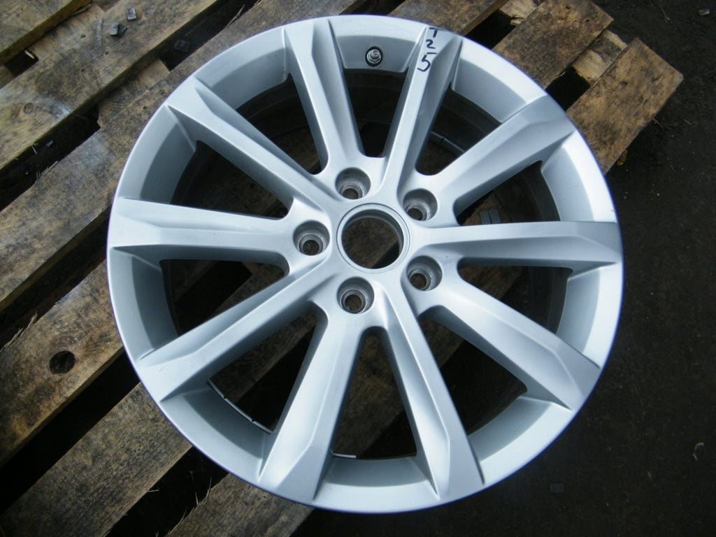 1x Alufelge 17 Zoll 6.5" 5x112 41ET Glanz Silber 8T0601025B VW Passat Golf FEL7605060128hx