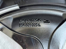 Laden Sie das Bild in den Galerie-Viewer, 1x Alufelge 19 Zoll 7.5" 5x112 10A601025K VW Id.3 Rim Wheel FEL6480113728av
