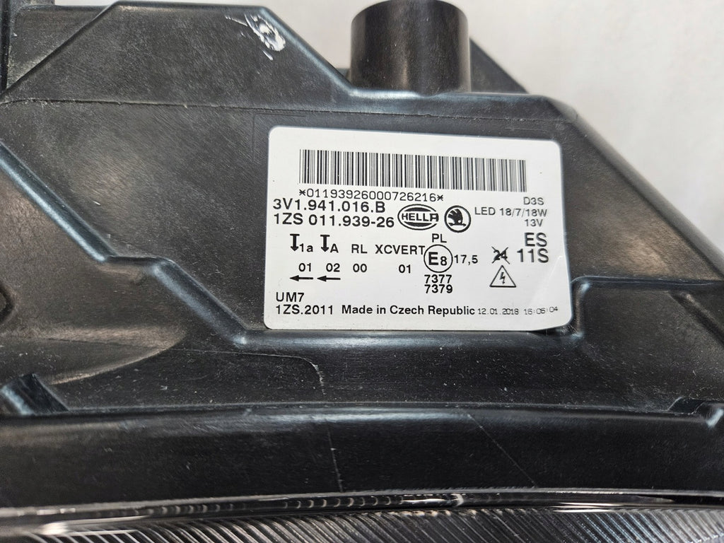 Frontscheinwerfer Skoda Superb III 3V1941016B 1ZS011939 Xenon Rechts Headlight
