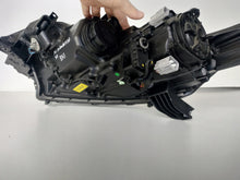 Laden Sie das Bild in den Galerie-Viewer, Frontscheinwerfer Mitsubishi Outlander III 8301C8 Full LED Rechts Headlight