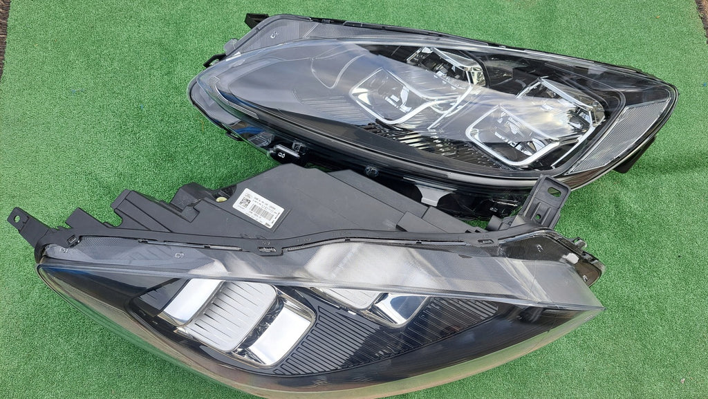 Frontscheinwerfer Ford Kuga LV4B-13E014-FE LED Rechts Scheinwerfer Headlight