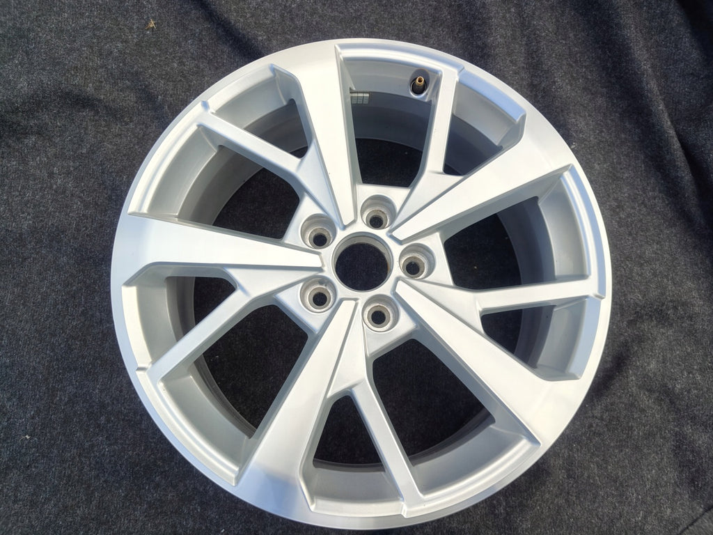 1x Alufelge 18 Zoll 7.0" 5x112 43ET Glanz Silber 83A601025J Audi Q3 Rim Wheel FEL5707752066ix