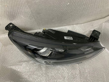 Laden Sie das Bild in den Galerie-Viewer, Frontscheinwerfer Ford Focus MX7B-13E014-EB LED Rechts Scheinwerfer Headlight