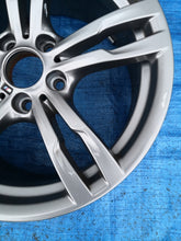 Laden Sie das Bild in den Galerie-Viewer, 1x Alufelge 18 Zoll 8.5" 5x120 47ET Glanz Grau 7852492 BMW 3 F30 F32 Rim Wheel FEL2613839830mr