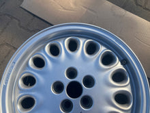 Laden Sie das Bild in den Galerie-Viewer, 1x Alufelge 16 Zoll 6.5&quot; 5x98 35ET Glanz Silber 60608608 Alfa Romeo Rim Wheel