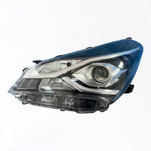 Laden Sie das Bild in den Galerie-Viewer, Frontscheinwerfer Toyota Yaris Links Scheinwerfer Headlight