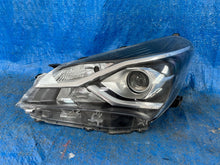 Laden Sie das Bild in den Galerie-Viewer, Frontscheinwerfer Toyota Yaris Links Scheinwerfer Headlight
