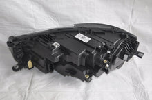 Load image into Gallery viewer, Frontscheinwerfer VW T Cross T-Cross 2GM941036A LED Rechts Headlight