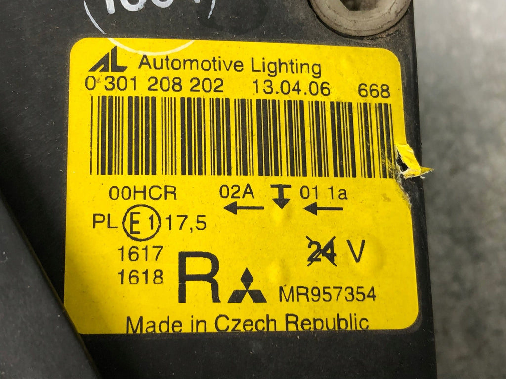 Frontscheinwerfer Mitsubishi Colt VI MR957354 Rechts Scheinwerfer Headlight