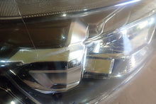 Laden Sie das Bild in den Galerie-Viewer, Frontscheinwerfer Ford Ranger Rechts Scheinwerfer Headlight