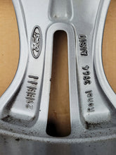 Laden Sie das Bild in den Galerie-Viewer, 1x Alufelge 17 Zoll 7.0&quot; 5x108 50ET JX7C-F1A Ford Focus Rim Wheel