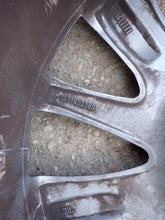 Laden Sie das Bild in den Galerie-Viewer, 1x Alufelge 18 Zoll 7.5" 49ET 9671402380 Peugeot Rim Wheel FEL1306400685ee