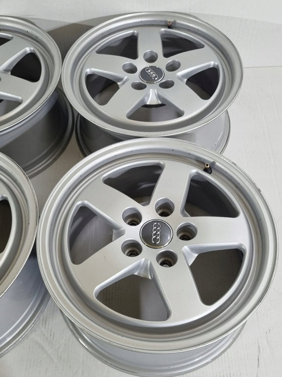 4x Alufelge 16 Zoll 7.0" 5x112 35ET Glanz Silber 8W0601025 Audi Rim Wheel