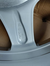 Load image into Gallery viewer, 1x Alufelge 17 Zoll 7.0&quot; 5x100 1C0601025K VW Golf Iv Rim Wheel