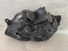 Laden Sie das Bild in den Galerie-Viewer, Frontscheinwerfer VW Transporter 7E1941016L Rechts Scheinwerfer Headlight SCH6490720992es