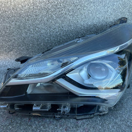 Frontscheinwerfer Toyota Yaris Links Scheinwerfer Headlight SCH2138419501eb