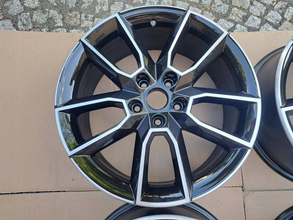 4x Alufelge 18 Zoll 7.5" 5x112 51ET Glanz Schwarz 5E0601025 Skoda Octavia I FEL9121977051gd
