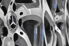 Laden Sie das Bild in den Galerie-Viewer, 4x Alufelge 18 Zoll 8.0&quot; 5x112 43ET A2134013200 Mercedes-Benz W213 Rim Wheel