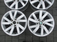 Laden Sie das Bild in den Galerie-Viewer, 4x Alufelge 16 Zoll 6.5" 5x112 41ET Glanz Silber 3G0601025A Skoda I Rim Wheel FEL4936431459nv