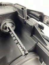 Laden Sie das Bild in den Galerie-Viewer, Frontscheinwerfer VW Touran 5TB941005A Ein Stück (Rechts oder Links) Headlight