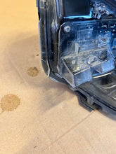 Laden Sie das Bild in den Galerie-Viewer, Frontscheinwerfer Toyota Auris 81150-02K30 8115002K30 LED Links Headlight