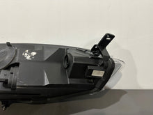 Laden Sie das Bild in den Galerie-Viewer, Frontscheinwerfer Ford Fiesta I Links Scheinwerfer Headlight SCH7068305119mm