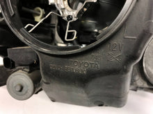 Laden Sie das Bild in den Galerie-Viewer, Frontscheinwerfer Toyota Avensis 1010017685 Links Scheinwerfer Headlight SCH8701121883xi