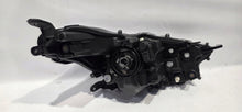 Laden Sie das Bild in den Galerie-Viewer, Frontscheinwerfer Toyota Yaris EUKO-6 Links Scheinwerfer Headlight SCH7538776271ra