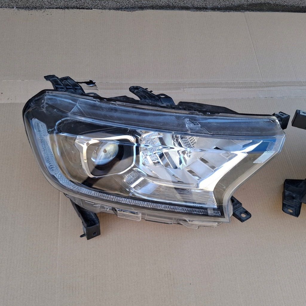 Frontscheinwerfer Ford Ranger JB3B-13E014A JB3B-13E015 LED Ein Satz Headlight SCH4862957983mn