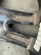 Load image into Gallery viewer, 1x Alufelge 19 Zoll 9.5" 5x112 48ET Glanz Silber A2124014902 Mercedes-Benz W212 FEL7295290711jh