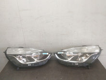 Load image into Gallery viewer, Frontscheinwerfer Renault Clio IV 260100653R 260608367R LED Rechts oder Links