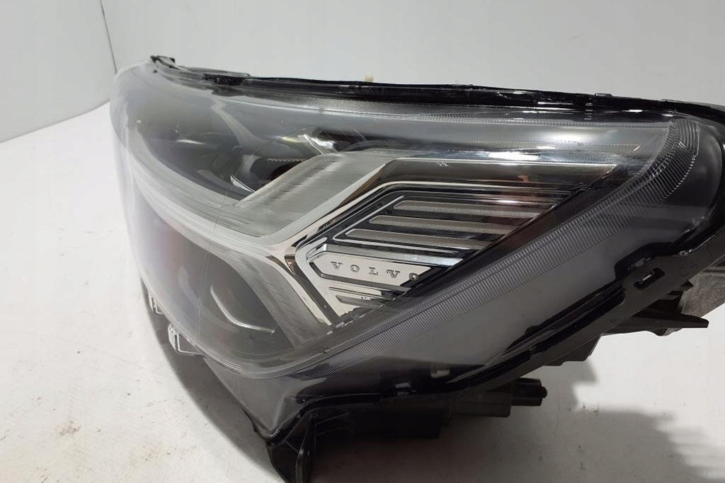 Frontscheinwerfer Volvo Xc40 31655980 Full LED Ein Stück (Rechts oder Links) SCH3832703081sk