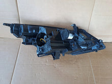 Laden Sie das Bild in den Galerie-Viewer, Frontscheinwerfer BMW Zafira Tourer C 13399858 Links Scheinwerfer Headlight SCH4693318487yc