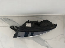 Load image into Gallery viewer, Frontscheinwerfer Skoda Fabia III 6V1941015D Links Scheinwerfer Headlight