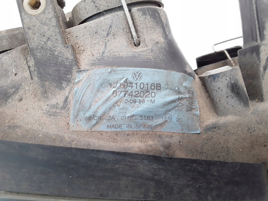 Frontscheinwerfer VW Golf IV 67742020 1J1941016B Ein Satz Scheinwerfer Headlight SCH6006463734gh