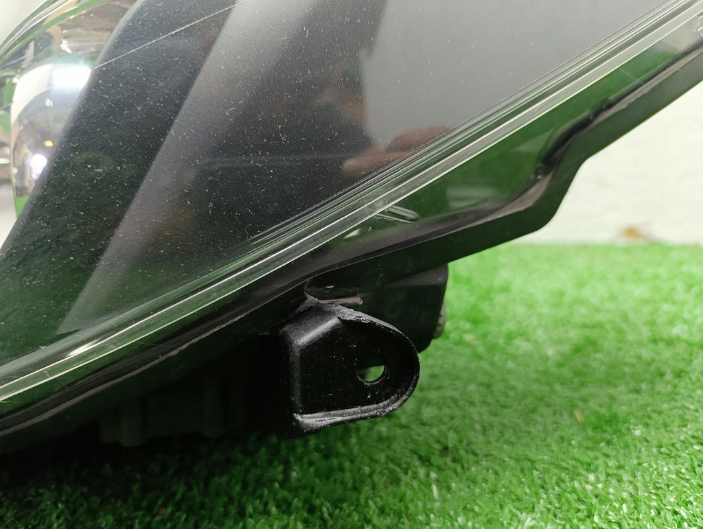 Frontscheinwerfer Toyota Yaris Links Scheinwerfer Headlight