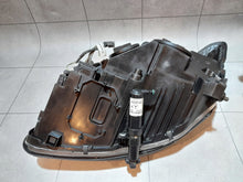 Laden Sie das Bild in den Galerie-Viewer, Frontscheinwerfer Mercedes-Benz W221 Ein Stück (Rechts oder Links) Headlight