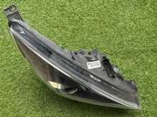 Load image into Gallery viewer, Frontscheinwerfer Ford Focus F1EB-13D154-CC Rechts Scheinwerfer Headlight SCH1423982258fi